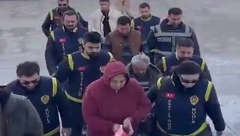 7 Yıl Sonra Ortaya Çıkan Korkunç Gerçek: Çikolata Poşeti ile Bağlantılı Bebek Cesedi